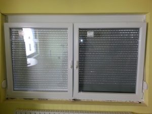 tokosztott fehér színű, műanyag ablak, bukó nyíló-bukó nyíló