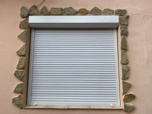 Külső tokos lindab redőny