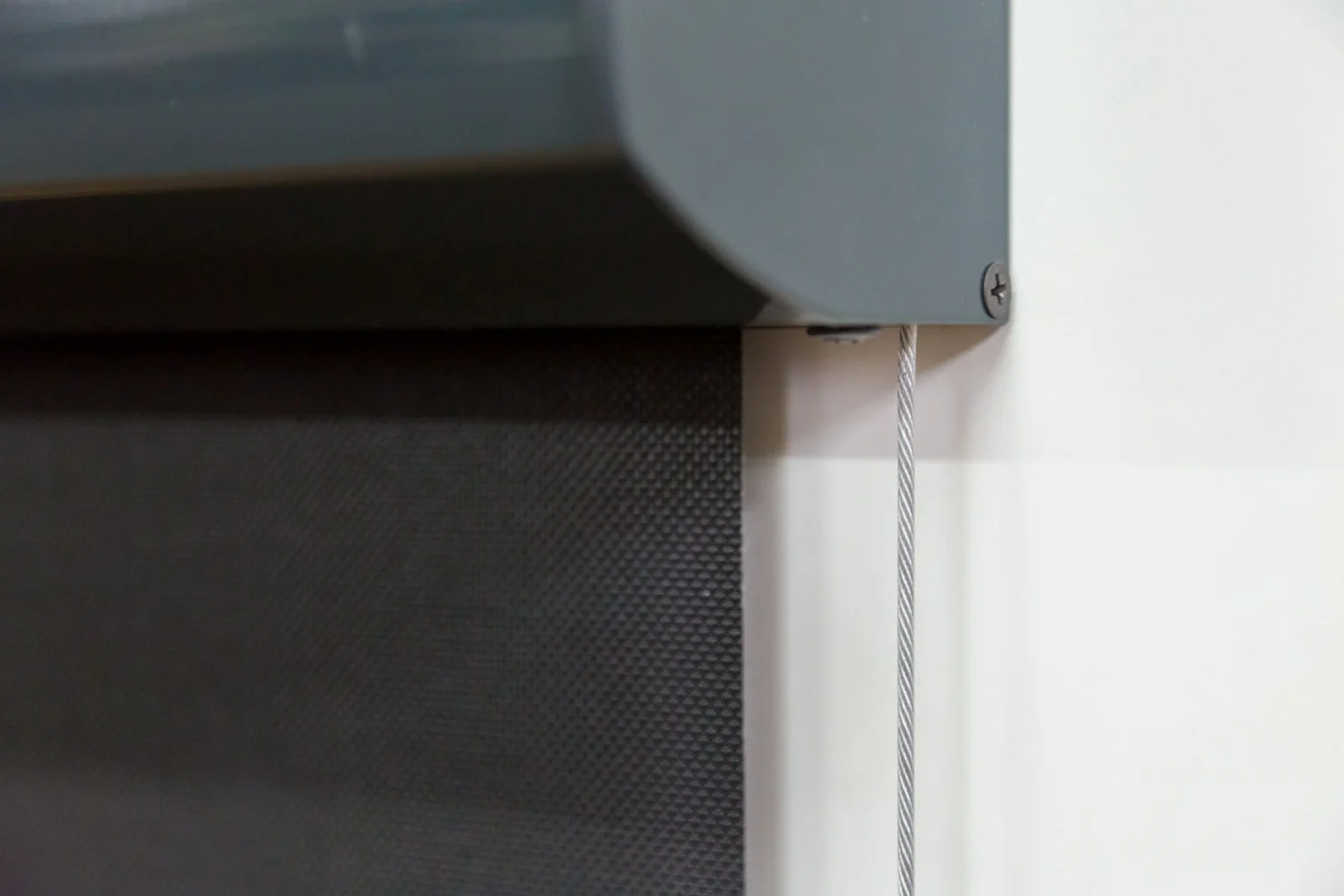 Napháló (Zip screen) árnyékoló 9 Napháló sodronyos megvezetéssel